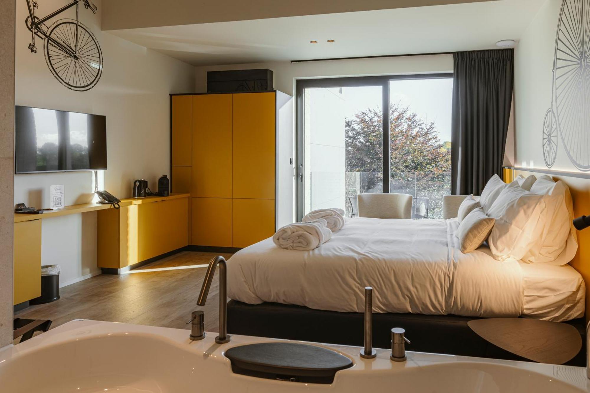 Cc Nomie Hotel Restaurant Dinant Quarto foto
