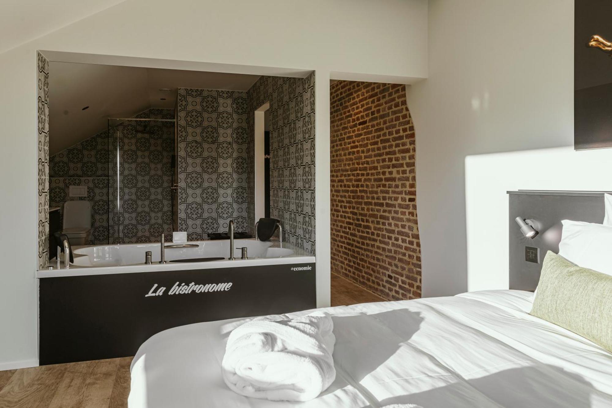 Cc Nomie Hotel Restaurant Dinant Quarto foto